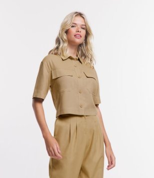 Camisa Cropped Linho Com Bolsos De Lapela Bege