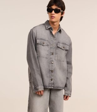 Camisa Oversized Boxy em Jeans com Efeito Marmorizado Cinza