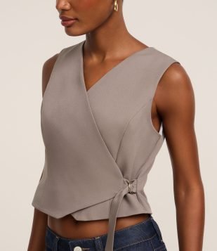 Colete Alfaiataria Cintura e Cinto Cinza