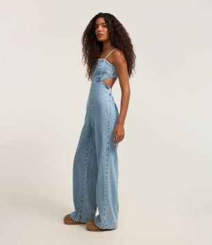 Macacão Longo em Jeans com Abertura e Amarração nas Costas Azul