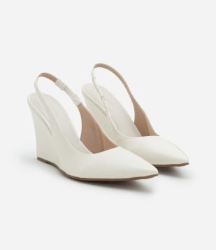 Sapato Scarpin Anabela com Tira Elástica Off White
