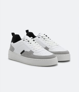 Tênis em PU com Cano Baixo e Recortes Branco