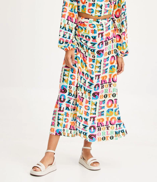 Saia New Midi Em Viscose Com Estampa De Letras Coloridas Multicores
