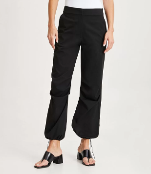 Calça Parachute Em Alfaiataria Com Recortes E Regulador Na Barra Preto