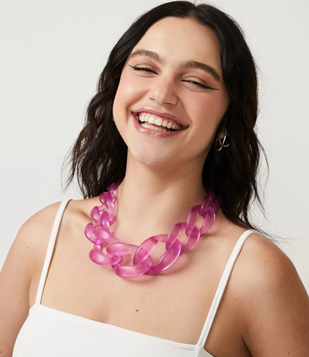 Maxi Colar em Acrílico com Elos Grandes e Fecho de Metal Rosa