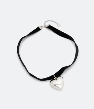 Choker Em Tecido Com Pingente De Coração Preto
