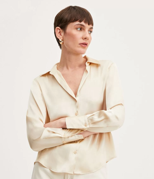 Camisa Em Cetim Com Recortes E Botões Bege