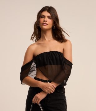 Blusa Tomara que Caia em Tule com Detalhe Sobreposto Preto