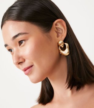 Brinco Em Metal Com Cravejado De Strass Multicolor