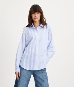 Camisa Alongada em Tricoline com Listras Irregulares e Bolso Frontal