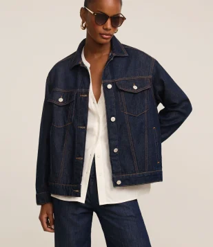 Jaqueta Trucker Ampla em Jeans com Bolsos Escuro