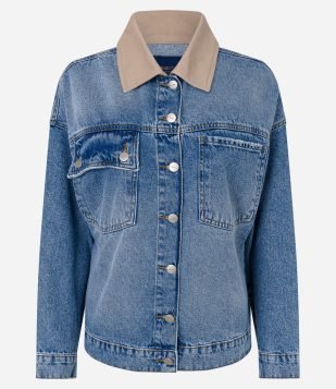 Jaqueta em Jeans com Gola Contrastante e Bolsos no Peito Azul