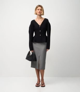 Saia Lápis em Alfaiataria com Fenda Frontal Cinza