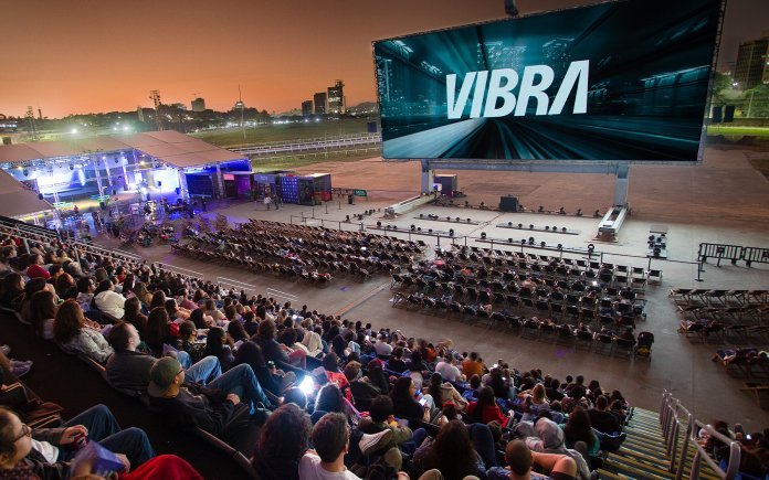 Vibra Open Air: cinema ao ar livre oferece programação especial para toda a família
