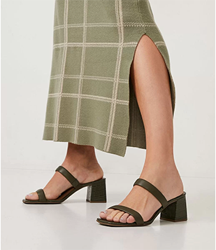 Sandália Mule Com Bico Quadrado E Textura Croco Verde Oliva