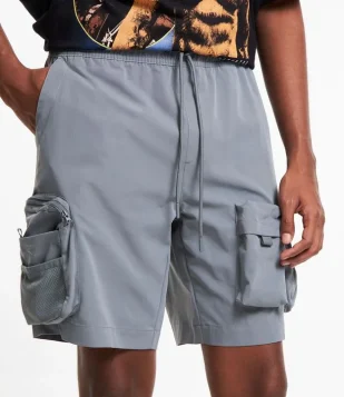 Bermuda Cargo com Cós Elástico e Bolsos Táticos Cinza