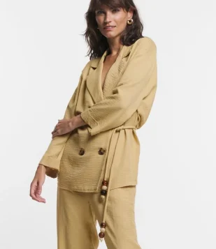 Blazer com Cordão para Amarração na Cintura e Abotoamento Duplo Bege