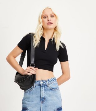 Blusinha Cropped Em Poliamida Canelada Com Manga Curta Preto