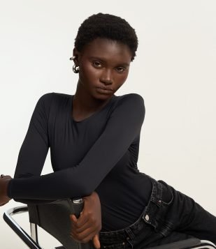 Body em Poliamida Manga Longa Preto