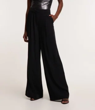 Calça Pantalona em Crepe com Cintura Média Preto