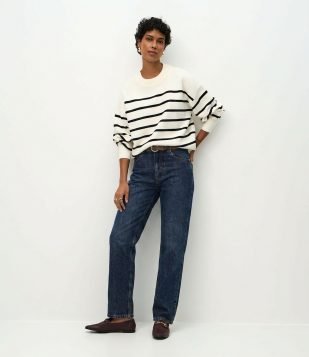 Calça Reta em Jeans com Cintura Média Azul Escuro