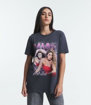 Camiseta Em Meia Malha Com Estampa RBD Mia Colucci Cinza