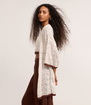 Kimono em Tricô com Barra Contrastante Bege