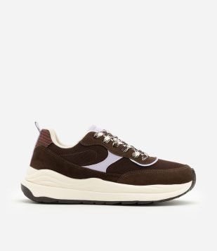 Tênis Runner em PU com Recortes Marrom