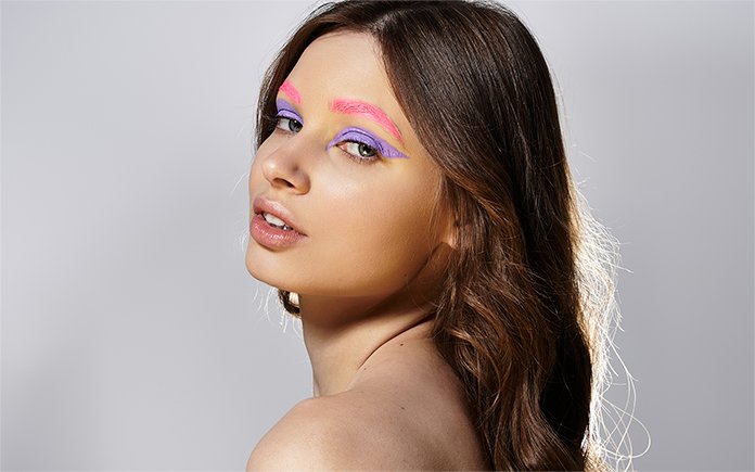 Maquiagem colorida: ideias para fazer e usar no dia a dia