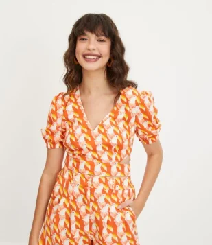 Blusa Cropped Em Linho Com Mangas Bufantes E Estampa De Tucaninhos Laranja