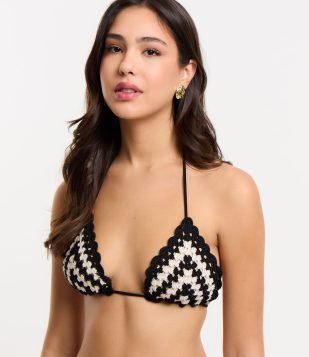Biquíni Top Cortininha em Crochê Contrastante Preto-Off White