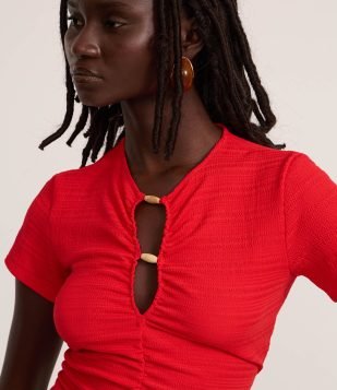 Blusa com Decote Franzido com Aviamento e Textura Vermelho