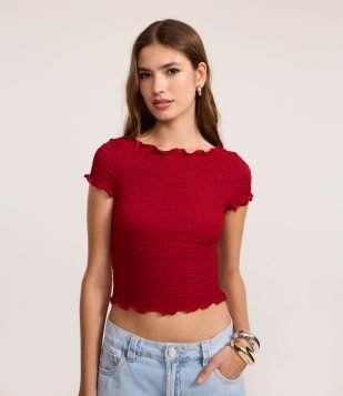 Blusa com Textura e Ondinhas nos Viés Vermelho