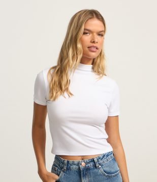 Blusa em Ribana com Golinha Alta Inteira Branco