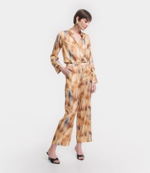 Calça Reta Acetinada Com Cintura Alta E Estampa Abstrata Tie Dye Bege