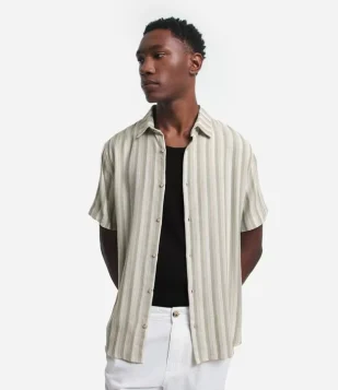 Camisa Regular Em Viscolinho Com Textura E Estampa Listrada Verde Mineral