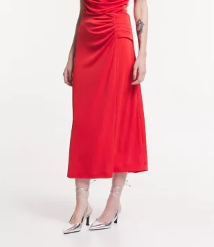 Saia Longa Evasê Em Meia Maha Com Franzido Na Lateral Vermelho
