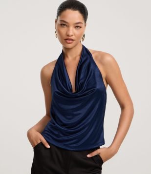 Blusa Frente Única Acetinada com Decote Degagê Azul Marinho