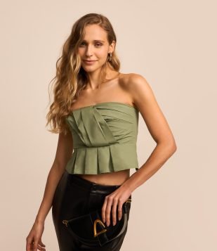 Blusa Tomara Que Caia em Sarja com Babados e Pregas Verde