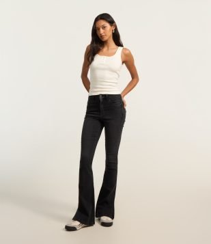 Calça Boot Cut em Jeans com Cintura Alta Preto