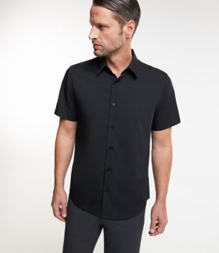 Camisa em Fibra de Bambu com Abotoamento Frontal Preto
