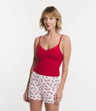 Pijama Short Doll Alcinha Em Ribana Com Decote Rendado E Estampa Pimentas Vermelho/ Branco