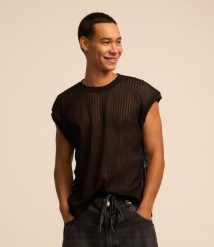 Regata Boxy com Textura Contrastante e Gola Redonda Preto