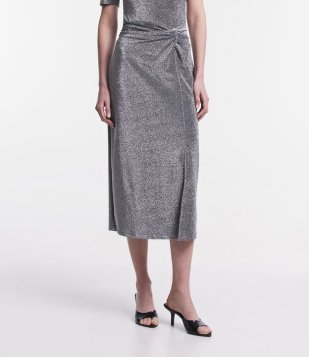 Saia Midi Em Malha Metalizada Com Nó Na Cintura E Fenda Prata