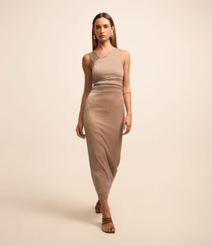 Vestido Reto Midi em Tule com Brilho e Alças Diferentes Dourado