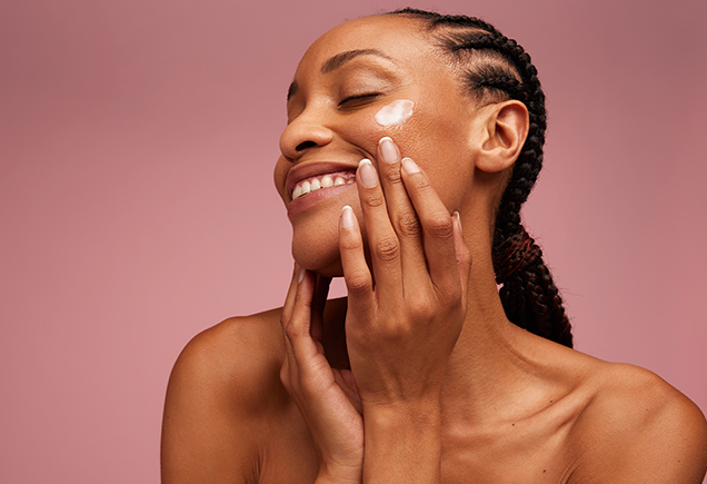 Pode passar hidratante corporal no rosto? A gente responde!