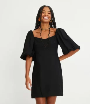 Vestidinho em Linho com Manga Balonê Preto
