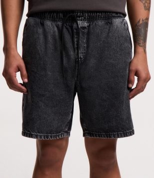 Bermuda Jeans com Cós Elástico e Etiqueta Aplicada Preto Estonado
