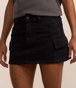 Saia Curta em Jeans com Bolsos Cargo Preto