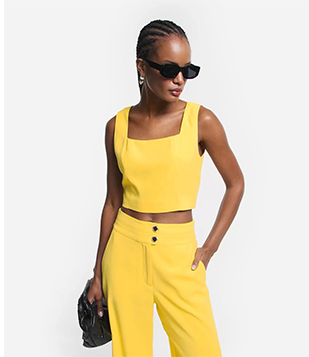 Blusa Cropped Sem Manga Em Crepe Com Coração No Puxador Do Zíper